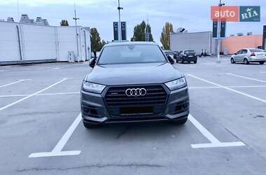 Внедорожник / Кроссовер Audi Q7 2018 в 
