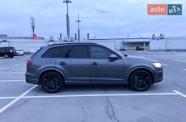 Внедорожник / Кроссовер Audi Q7 2018 в 