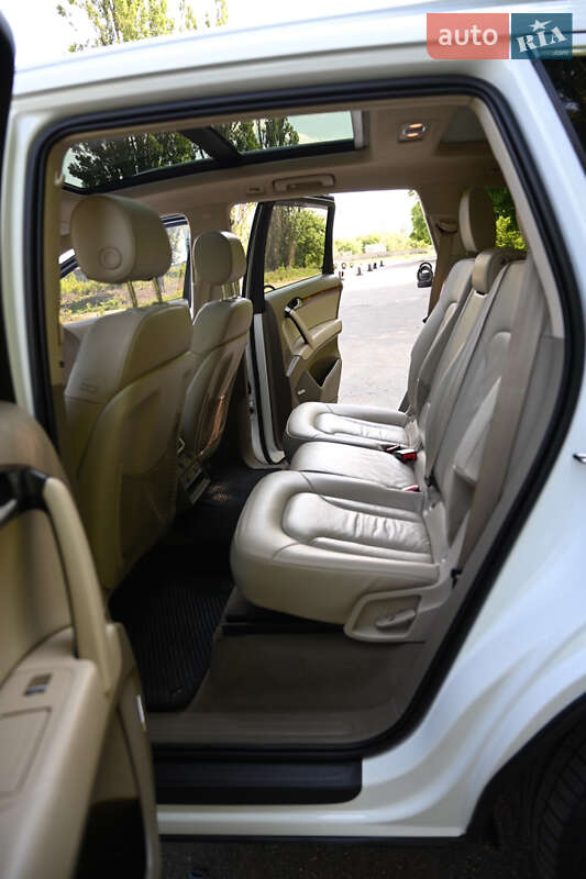 Позашляховик / Кросовер Audi Q7 2015 в Лозовій