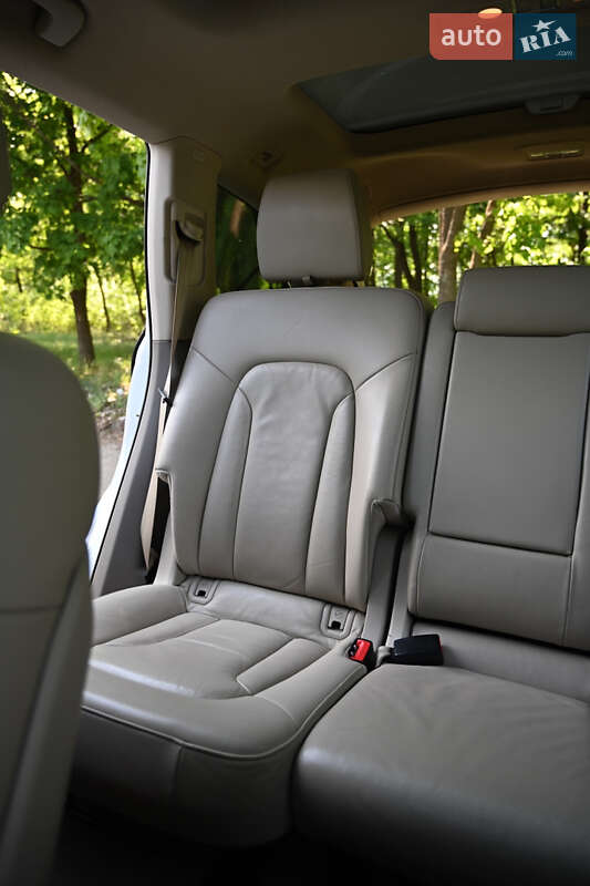 Позашляховик / Кросовер Audi Q7 2015 в Лозовій