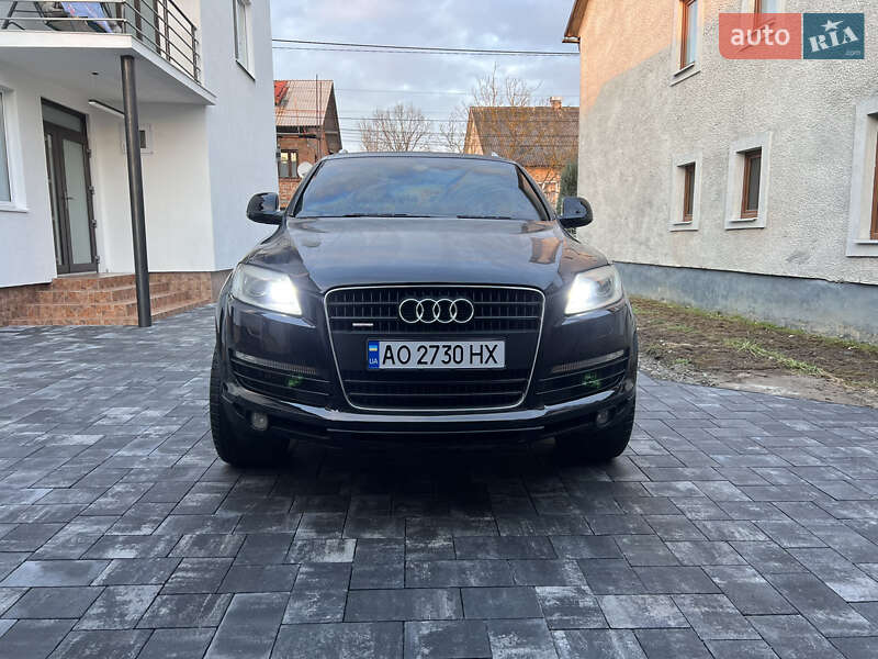 Внедорожник / Кроссовер Audi Q7 2007 в Хусте