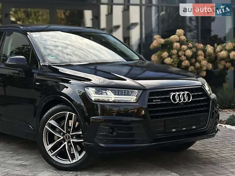 Позашляховик / Кросовер Audi Q7 2017 в Мостиській