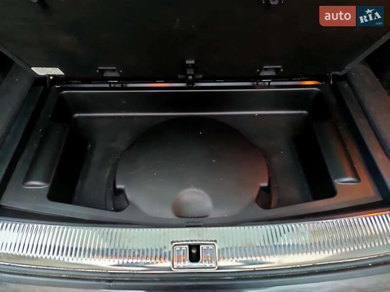 Внедорожник / Кроссовер Audi Q7 2012 в 