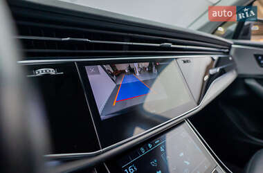 Внедорожник / Кроссовер Audi Q7 2021 в 