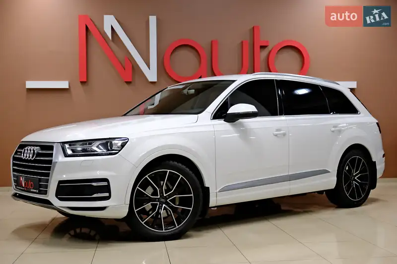 Позашляховик / Кросовер Audi Q7 2016 в 
