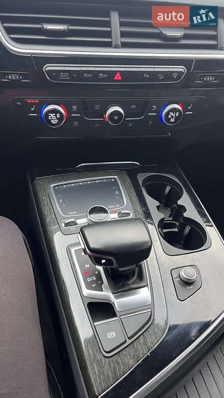 Внедорожник / Кроссовер Audi Q7 2016 в Мукачево