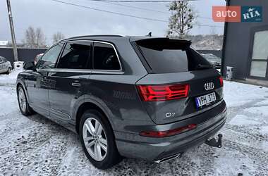 Позашляховик / Кросовер Audi Q7 2017 в Золочеві