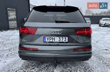 Позашляховик / Кросовер Audi Q7 2017 в Золочеві