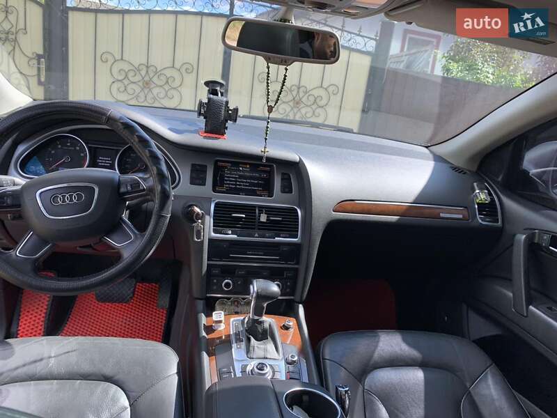 Позашляховик / Кросовер Audi Q7 2013 в Тростянці