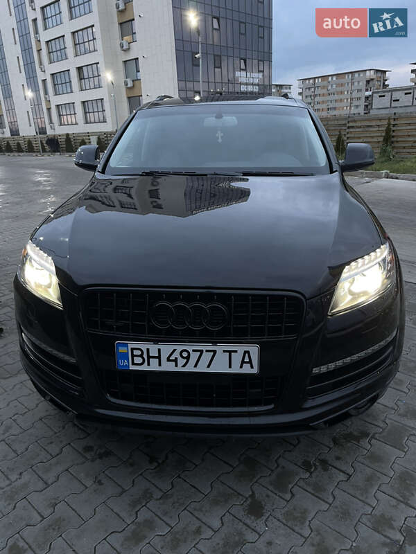 Внедорожник / Кроссовер Audi Q7 2010 в Измаиле