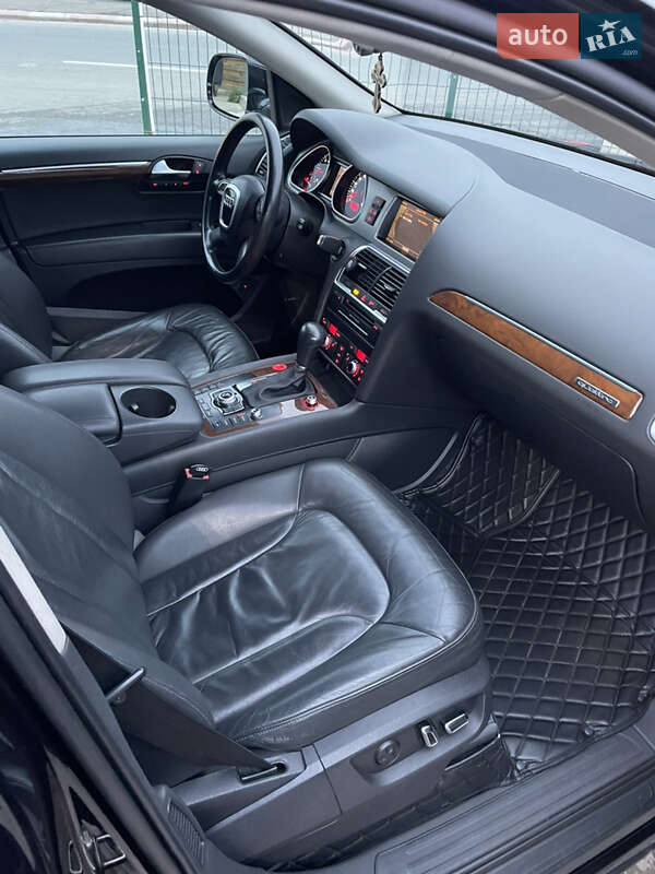 Внедорожник / Кроссовер Audi Q7 2010 в Измаиле
