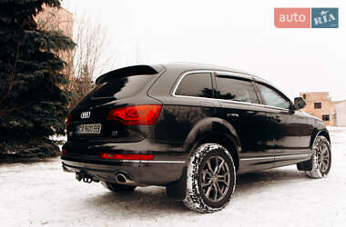 Внедорожник / Кроссовер Audi Q7 2015 в 