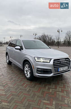 Внедорожник / Кроссовер Audi Q7 2018 в 