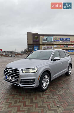 Внедорожник / Кроссовер Audi Q7 2018 в 