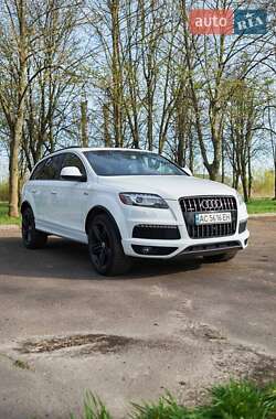 Позашляховик / Кросовер Audi Q7 2015 в Володимирі