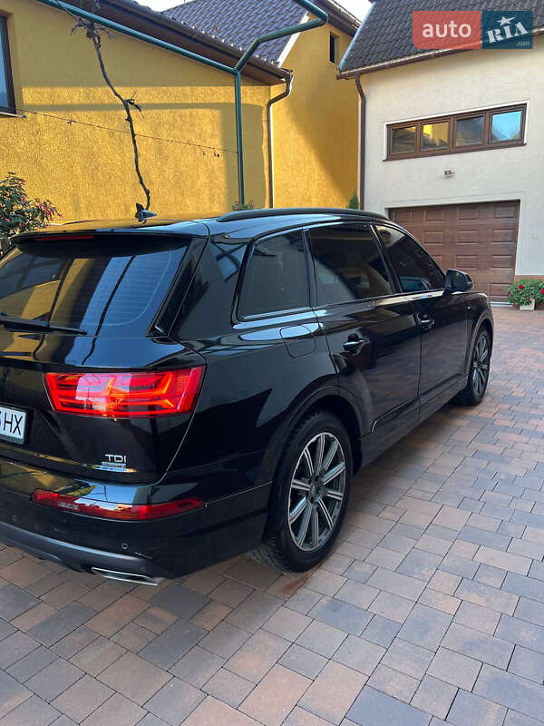 Позашляховик / Кросовер Audi Q7 2017 в Іршаві