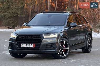 Позашляховик / Кросовер Audi Q7 2017 в Рівному