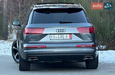 Позашляховик / Кросовер Audi Q7 2017 в Рівному