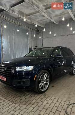 Внедорожник / Кроссовер Audi Q7 2018 в 