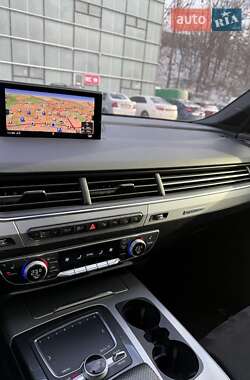 Внедорожник / Кроссовер Audi Q7 2015 в 