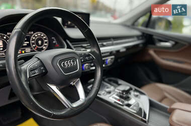 Позашляховик / Кросовер Audi Q7 2016 в 