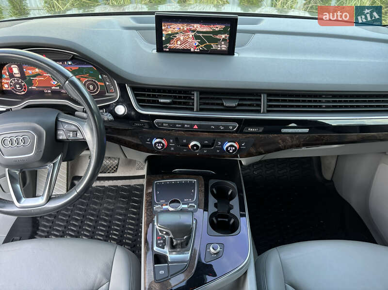 Внедорожник / Кроссовер Audi Q7 2016 в Луцке