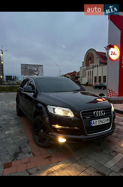 Внедорожник / Кроссовер Audi Q7 2006 в Хусте