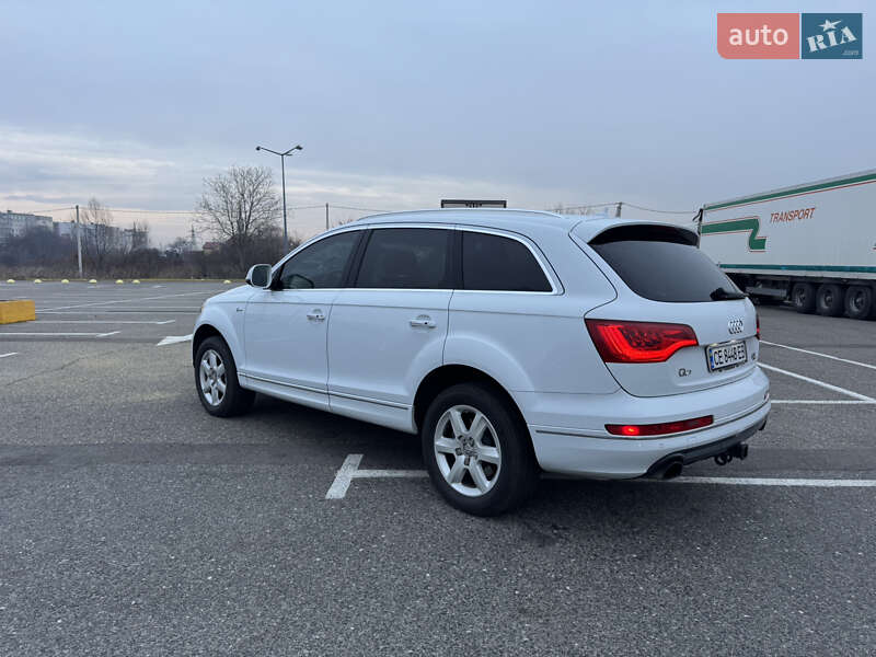 Позашляховик / Кросовер Audi Q7 2015 в Чернівцях