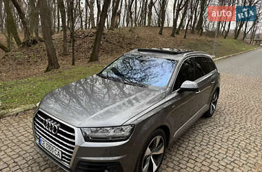 Позашляховик / Кросовер Audi Q7 2015 в Чернівцях