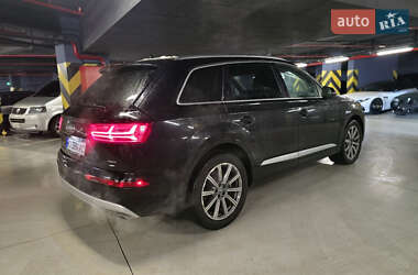 Внедорожник / Кроссовер Audi Q7 2018 в 