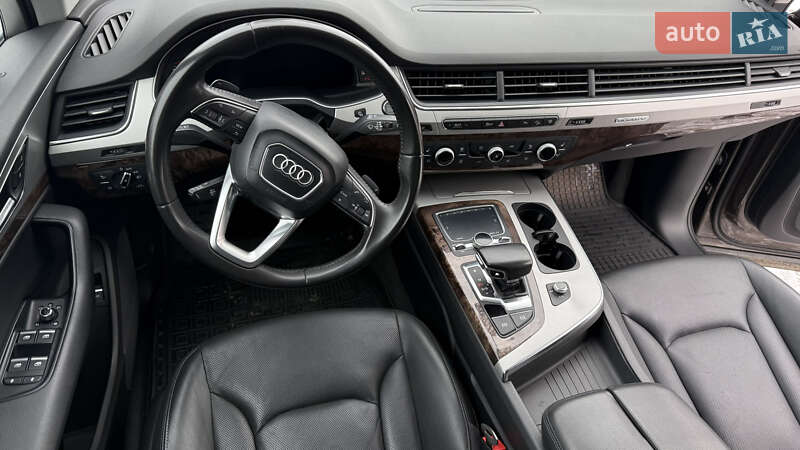 Позашляховик / Кросовер Audi Q7 2016 в Тернополі