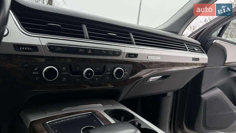 Позашляховик / Кросовер Audi Q7 2016 в Тернополі