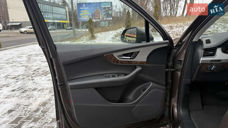 Позашляховик / Кросовер Audi Q7 2016 в Тернополі