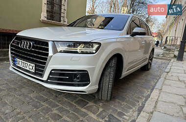 Внедорожник / Кроссовер Audi Q7 2015 в Каменец-Подольском