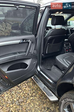 Позашляховик / Кросовер Audi Q7 2010 в 