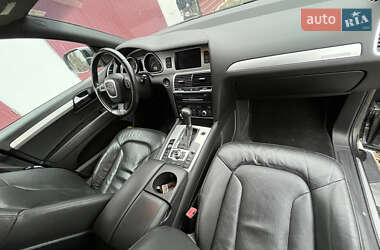 Позашляховик / Кросовер Audi Q7 2010 в 
