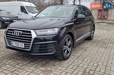 Внедорожник / Кроссовер Audi Q7 2016 в 