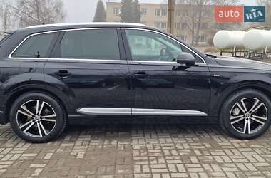 Внедорожник / Кроссовер Audi Q7 2016 в 