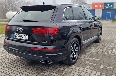 Внедорожник / Кроссовер Audi Q7 2016 в 