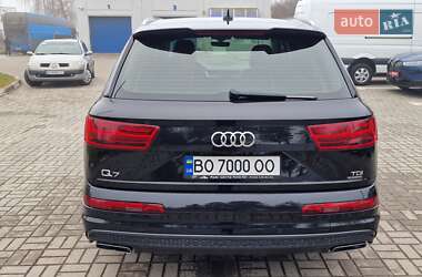 Внедорожник / Кроссовер Audi Q7 2016 в 