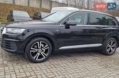 Внедорожник / Кроссовер Audi Q7 2016 в 