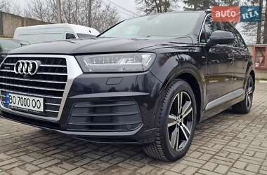 Внедорожник / Кроссовер Audi Q7 2016 в 