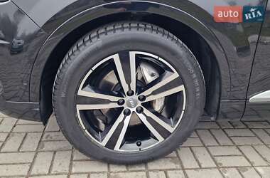 Внедорожник / Кроссовер Audi Q7 2016 в 