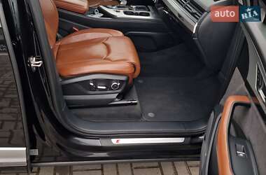 Внедорожник / Кроссовер Audi Q7 2016 в 