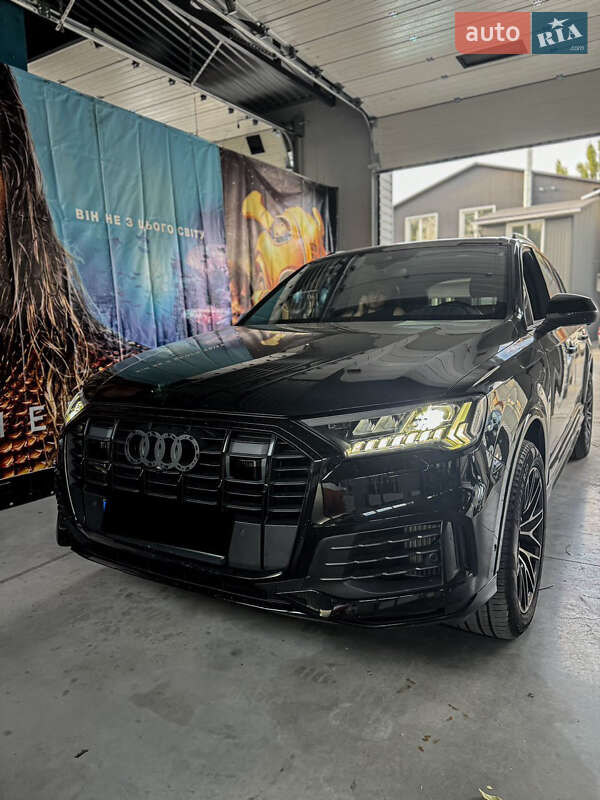 Позашляховик / Кросовер Audi Q7 2021 в Києві фото 3 Позашляховик / Кросовер Audi Q7 2021 в Києві
