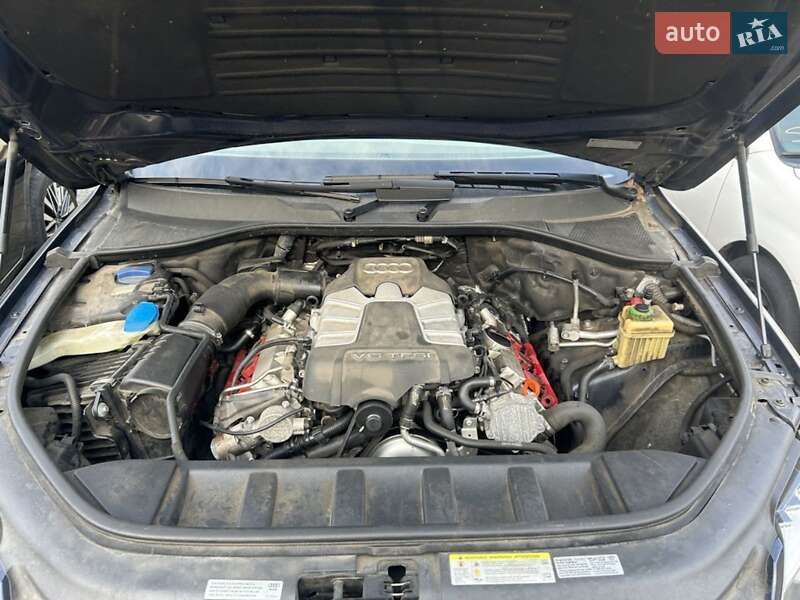 Позашляховик / Кросовер Audi Q7 2012 в Володимирі