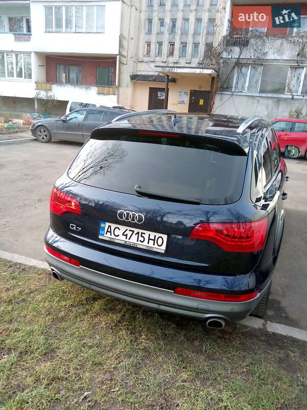 Позашляховик / Кросовер Audi Q7 2012 в Володимирі