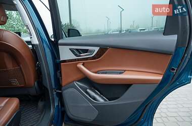 Внедорожник / Кроссовер Audi Q7 2018 в 