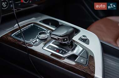 Внедорожник / Кроссовер Audi Q7 2018 в 