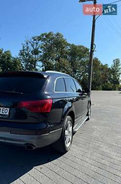 Внедорожник / Кроссовер Audi Q7 2012 в 